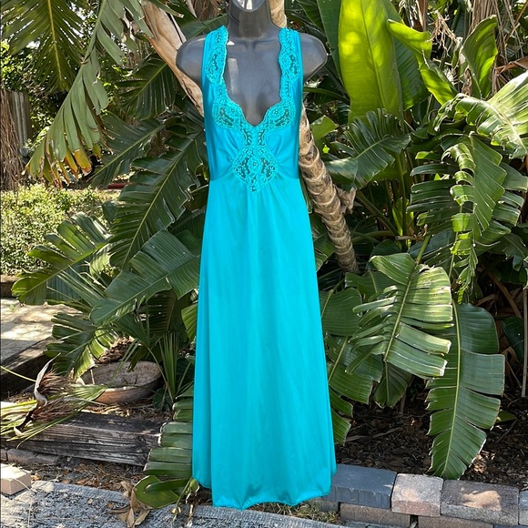 Vintage Olga nightgown